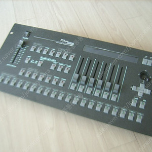 Pilot 2000 Universal DMX Controller