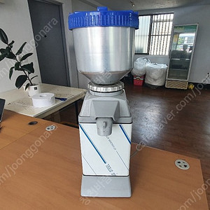 커피 원두 대용량그라인더 영도기전 M2000 쌩쌩합니다.
