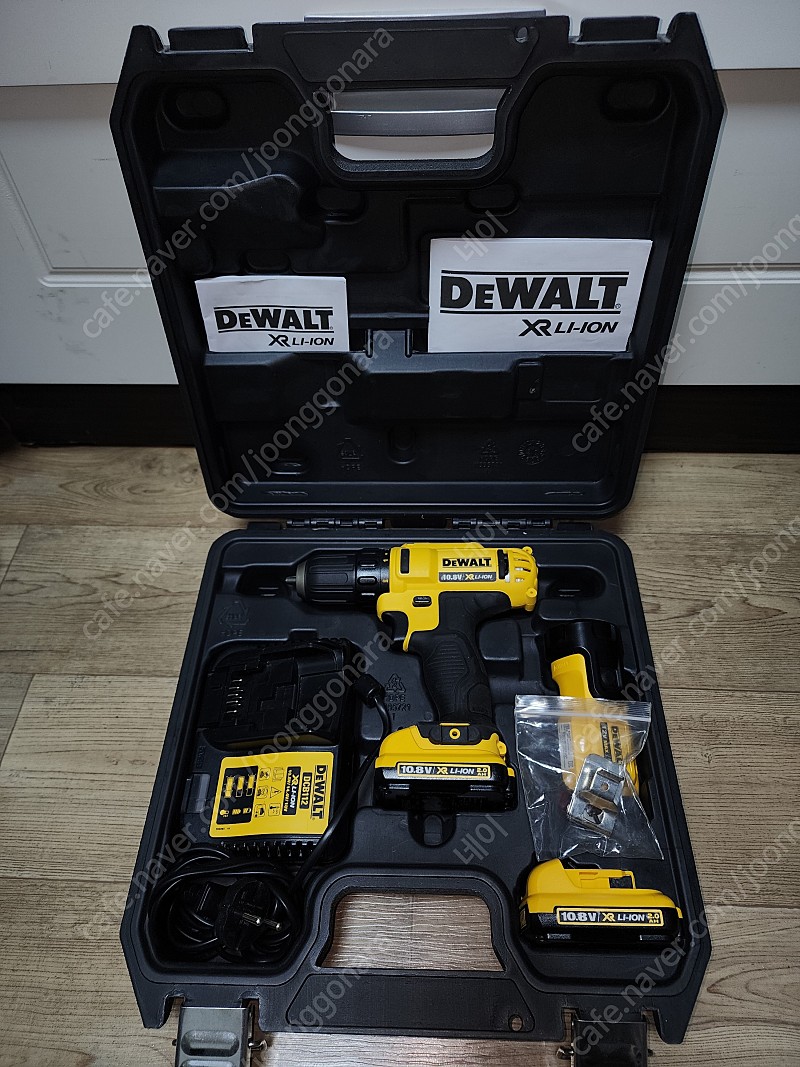 DEWALT) 디월트 충전드릴 세트 (DCD710D2 10.8V) 미사용 새제품 판매 합니다. (택배 착불)