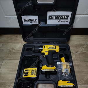 DEWALT) 디월트 충전드릴 세트 (DCD710D2 10.8V) 미사용 새제품 판매 합니다. (택배 착불)