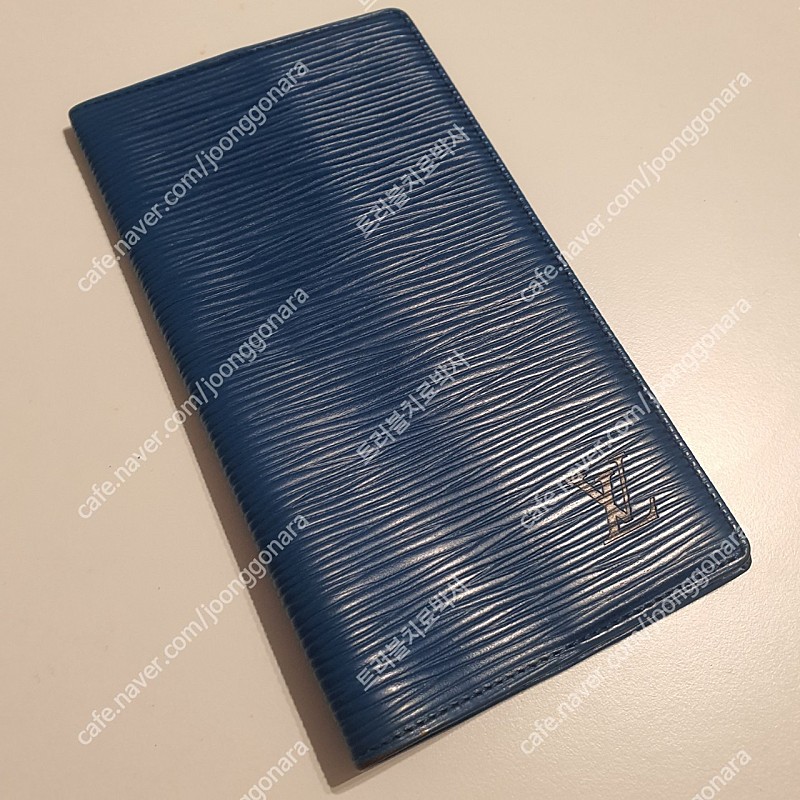 정품 루이비통 에삐 패스포트 커버 지갑
