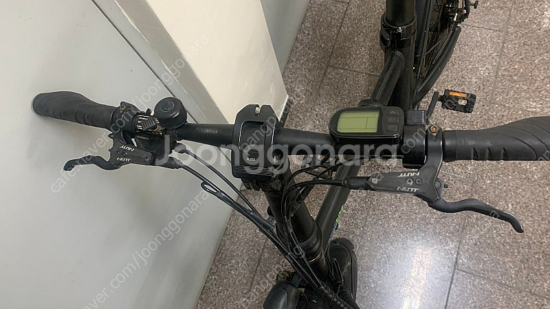 퀄리스포츠 퀄리투어 전기자전거 배터리 방전 팝니다.--1