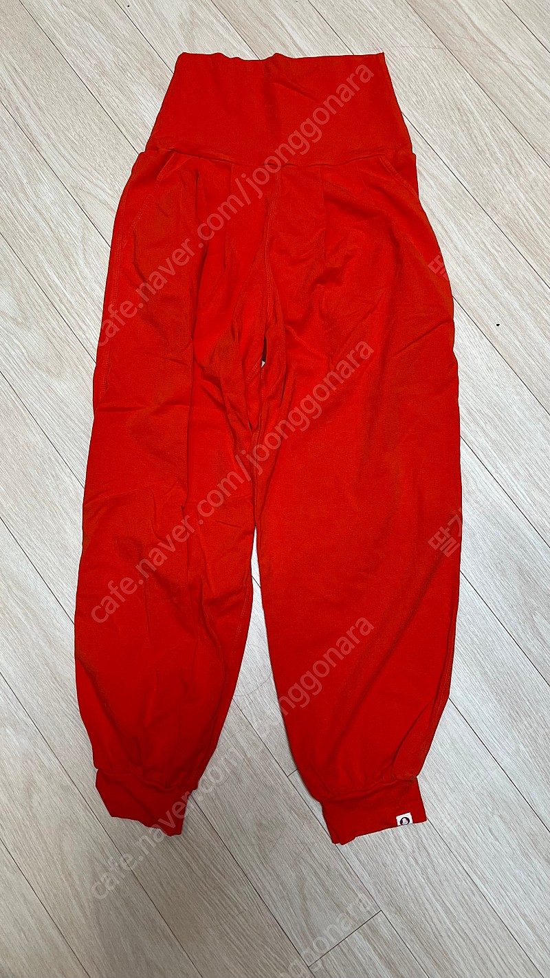 부디무드라 포춘팬츠 빨간색 xs(세탁후 미착용)