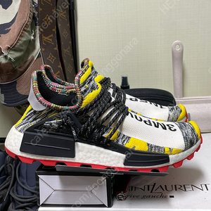 아디다스 x 퍼럴 윌리암스 Hu NMD 265사이즈