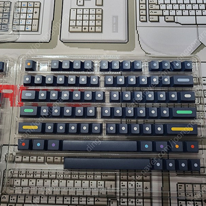 GMK Dot 2 Dark Base,피팬 dolch,Purpurite Hiragana 베이스+슷바킷,아이페이반투명퍼플 판매합니다.