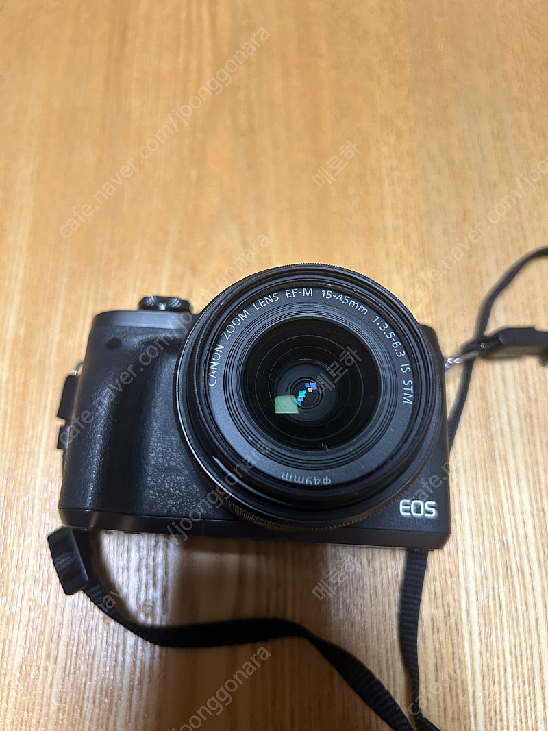 캐논 틸팅액정(셀카모드) 미러리스 EOS M6 15-45 기본 번들 KIT(흠집없고 사용 적음) 블랙 판매합니다.