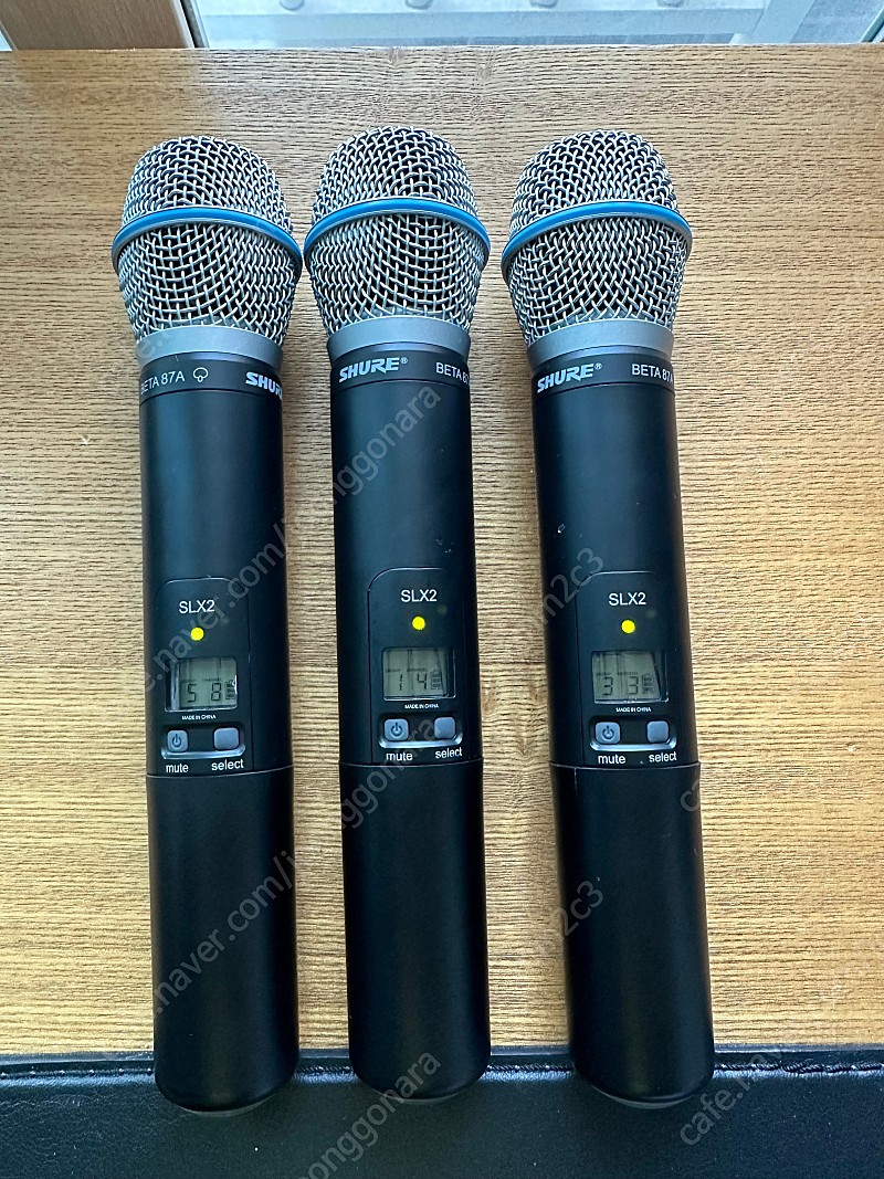 Shure 슈어 SLX2 / BETA 87A 무선 마이크 3개 및 고정대 2개 일괄