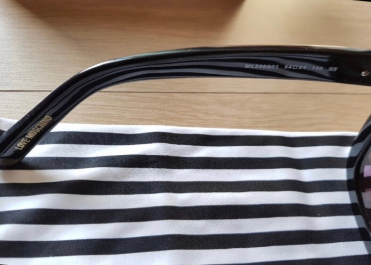 LOVEMOSCHINO오버핏 선글라스/완벽 새제품--4