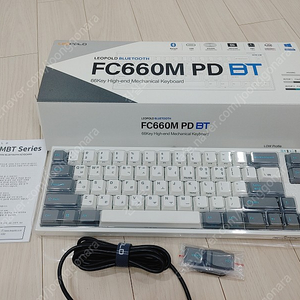 레오폴드 FC660M PD BT 화이트그레이 저적축