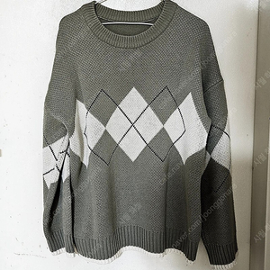 아가일 패턴 니트 스웨터