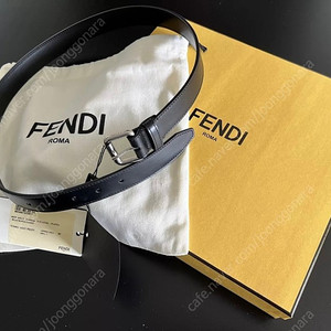 펜디 FENDI 블랙 레더 드레스 남성 벨트 새상품