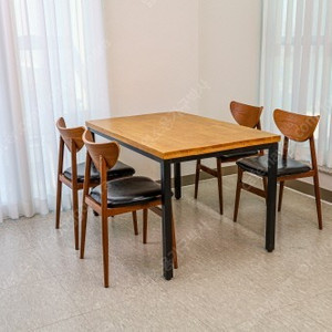 카페의자,식당의자,포차의자 등 업소에서 쓰는 철제 나무의자