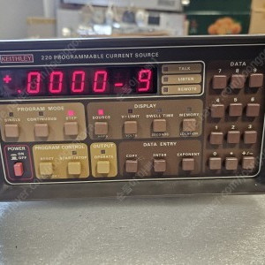 KEITHLEY 220 CURRENT SOURCE