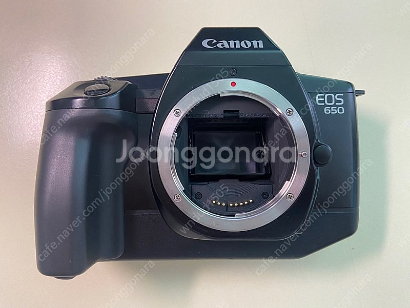 캐논 EOS 650 필름카메라+전용 케이스 팝니다. (...--0