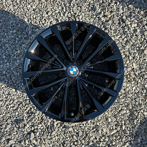 18인치 BMW5시리즈 럭셔리 G바디 유광블랙 순정휠 1대분 팝니다