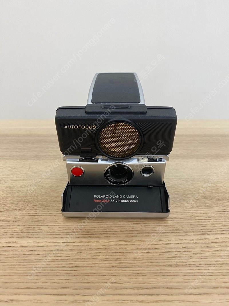 폴라로이드 SX-70 타임 제로 오토포커스 카메라 판매합니다. Time-Zero AutoFocus