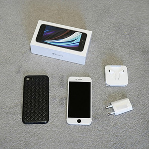 새거나 다름 없는 애플 아이폰se2 풀박스를 19만원에 판매