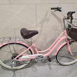 24인치 여성용 바구니 자전거 입니다. ㅡ 상태굿.