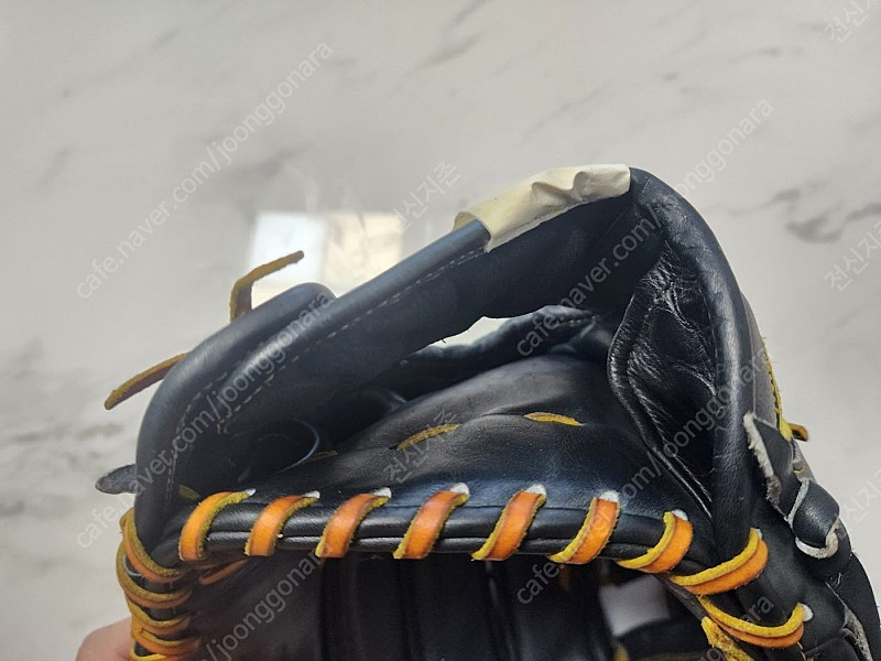 윌슨 A2000 12.75인치 외야 글러브 팝니다.--6