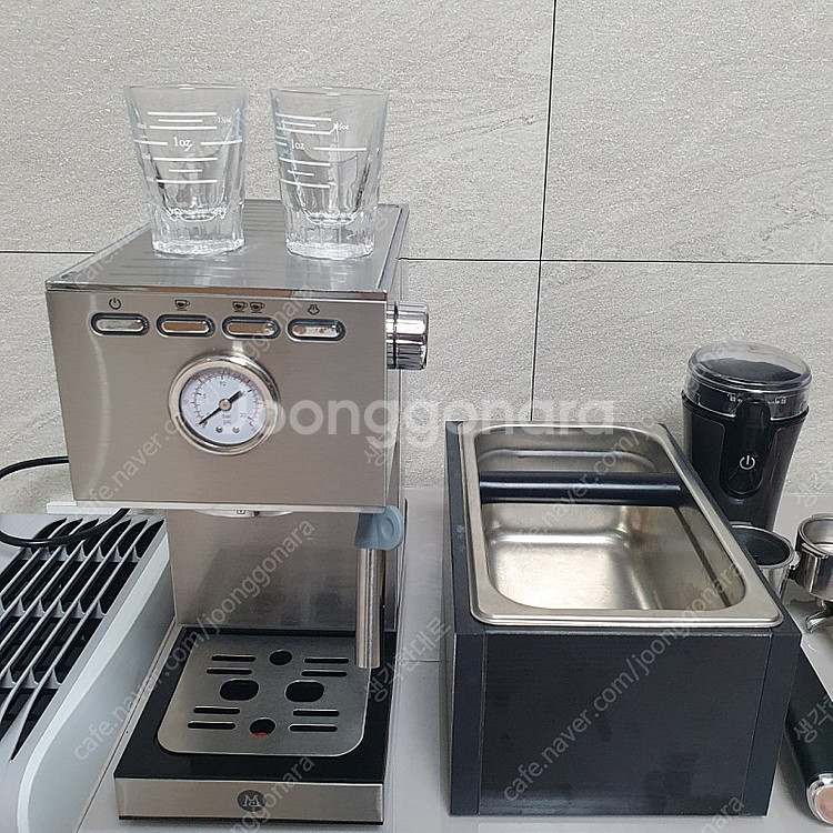 맥널티 에스프레소 반자동 커피머신 + 커피용품 일체 팔...--2