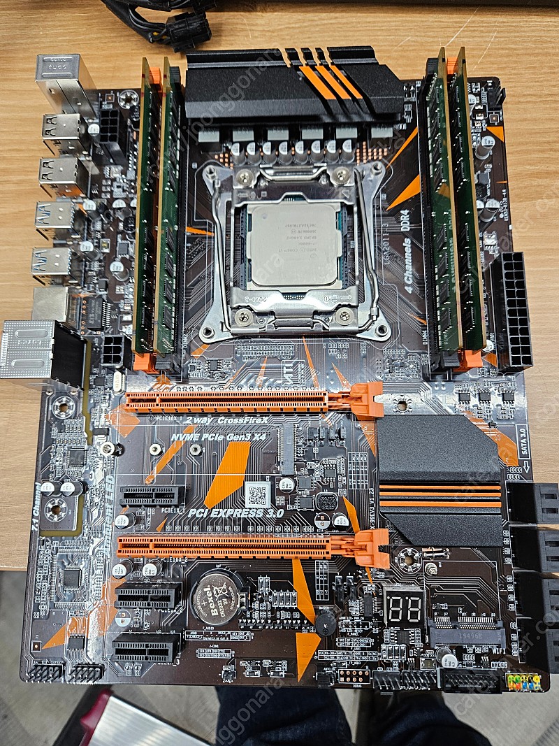 i7-6800K CPU와 중국산 X99 메인보드
