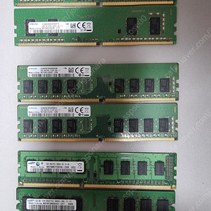 삼성 ddr4 4GB 2666V 2개, 2133 2개 .(ddr3 1개 , ddr2 1개 무상으로 드려요)