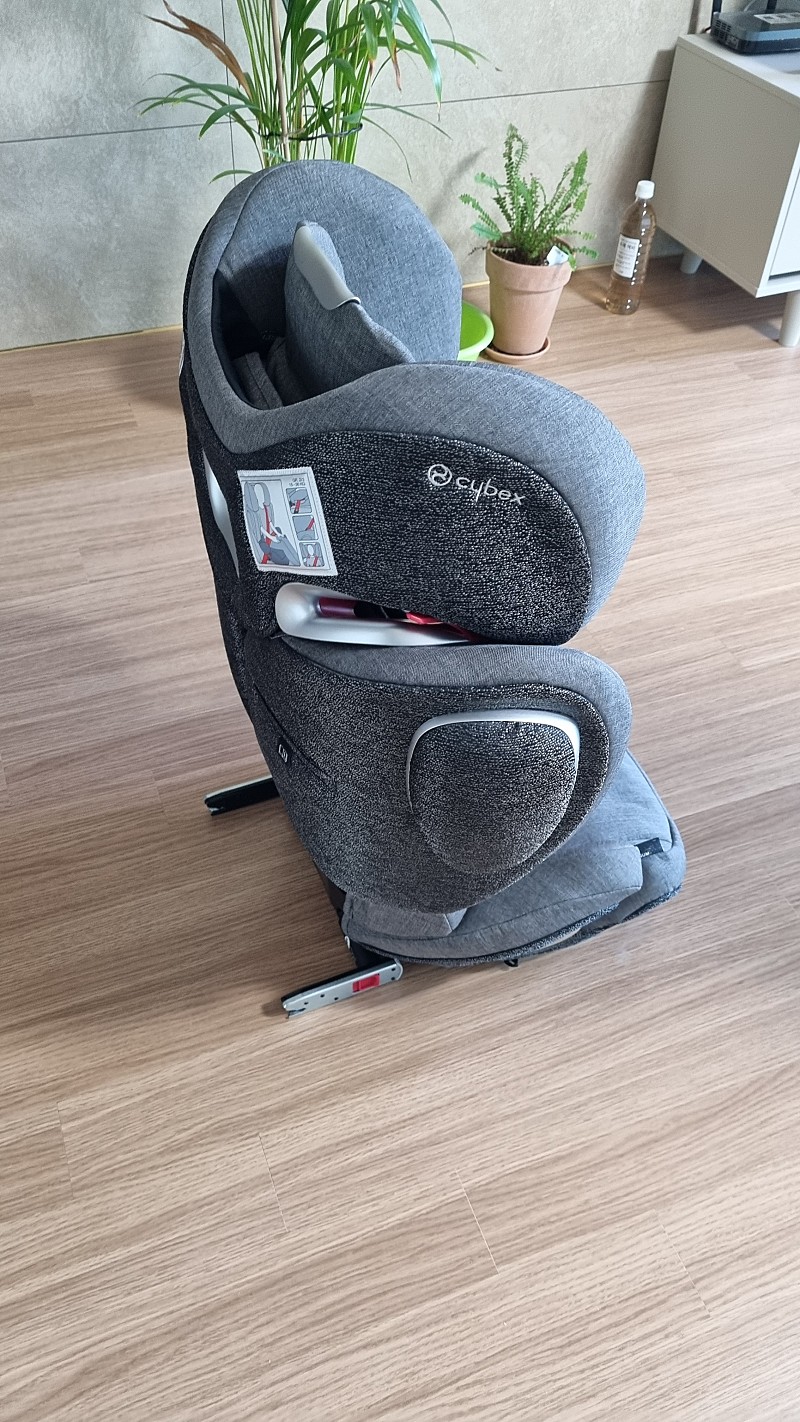 Isofix 싸이벡스 Q2 fix 주니어 카시트