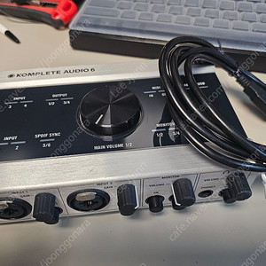 Komplete Audio 6 MK1 6 in 4 out 오디오 인터페이스