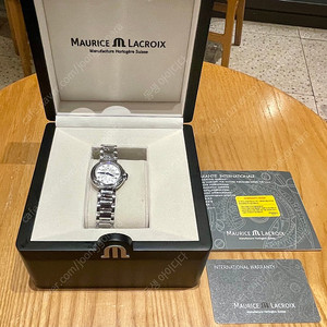 모리스 라크로와 피아바 여성시계 MX0048 새상품, 펜디 뉴콰드로 시계 실버 판매 가격인하