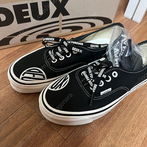 듀스x반스 콜라보 어센틱 235mm DEUX x VANS