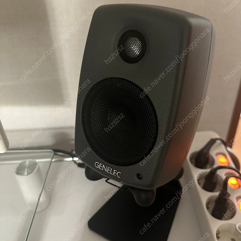 Genelec 8010A + 전용스탠드2개