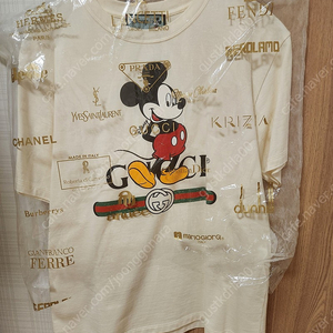45만원 판매 (개인정품) 남녀공용 백화점 매장 정품 한정판 구찌 미키 마우스 크림 티셔츠 s사이즈 오버핏