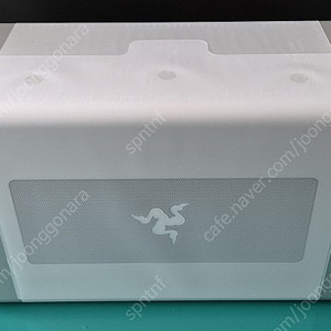 Razer Core X eGPU (RC21-0131) Mercury White 판매 (밝은 은색 신품)