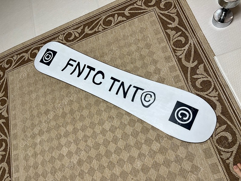 FNTC TNT 139 스노우보드 데크