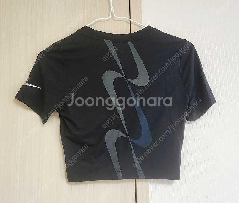 나이키 크롭 반팔 티셔츠 / 블랙 / S사이즈--1