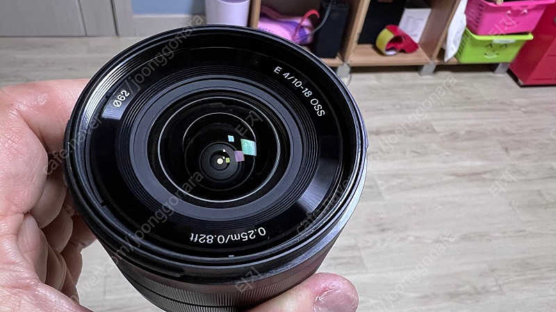 소니 E-마운트 10-18mm F4 OSS 초광각 줌렌즈(크롭바디용 렌즈) sel1018 팝니다.