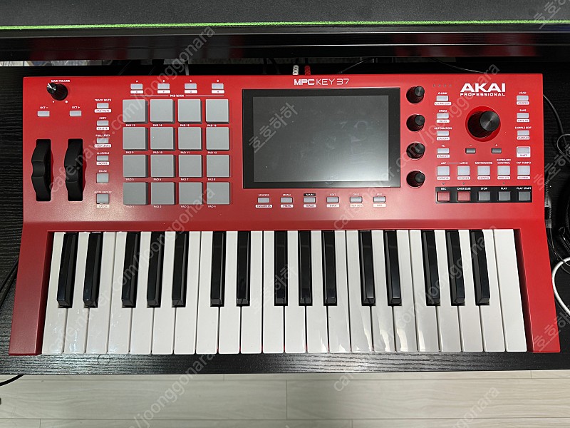 AKAI MPC KEY 37 팝니다