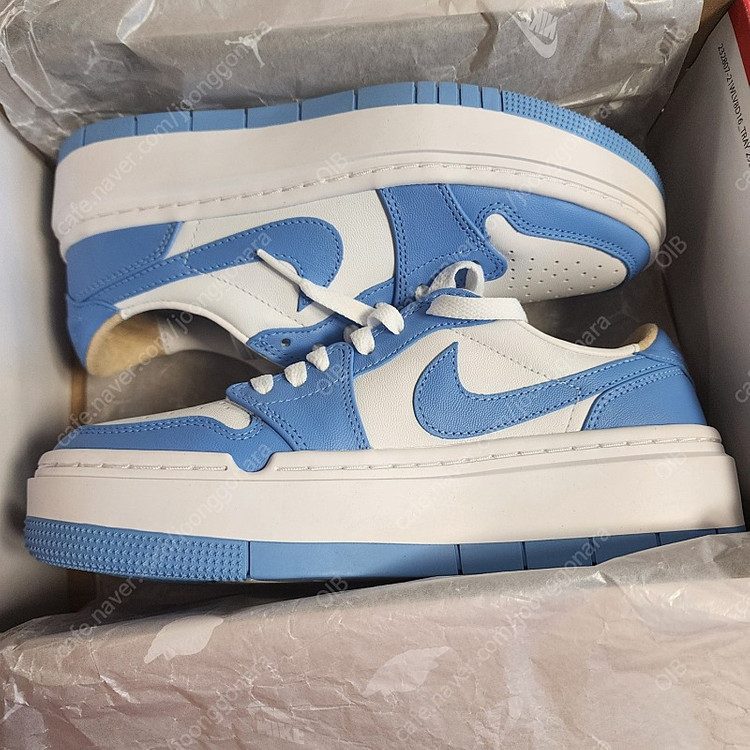 나이키 엘리베이트 로우 유니버시티블루 240 이미지