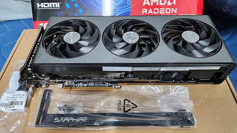 이엠텍 SAPPHIRE 라데온 RX 7900 GRE NITRO+ D6 16GB 박스풀셋 팝니다