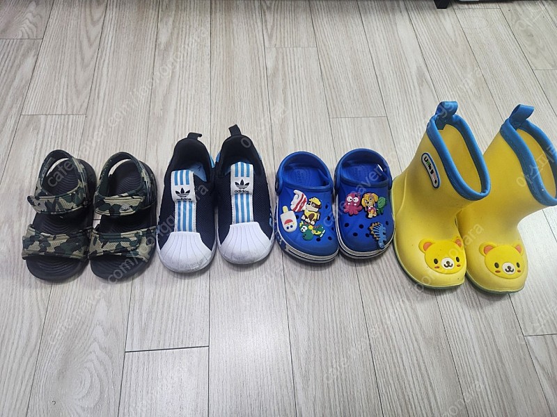 아기 유아 신발 일괄판매 샌들 크록스 장화 레인코트 우비 아디다스운동화