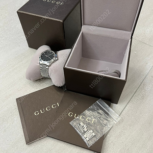 구찌 GUCCI 남성 시계 판매 YA126402