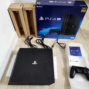 PS4 PRO 플스4 프로 2대(7218×2), 무브봉충전기 팝니다.