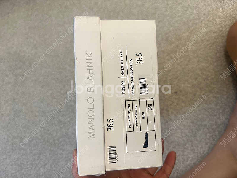 MANOLO BLAHNIK 한기시 실크새틴 주얼버클 플...--7