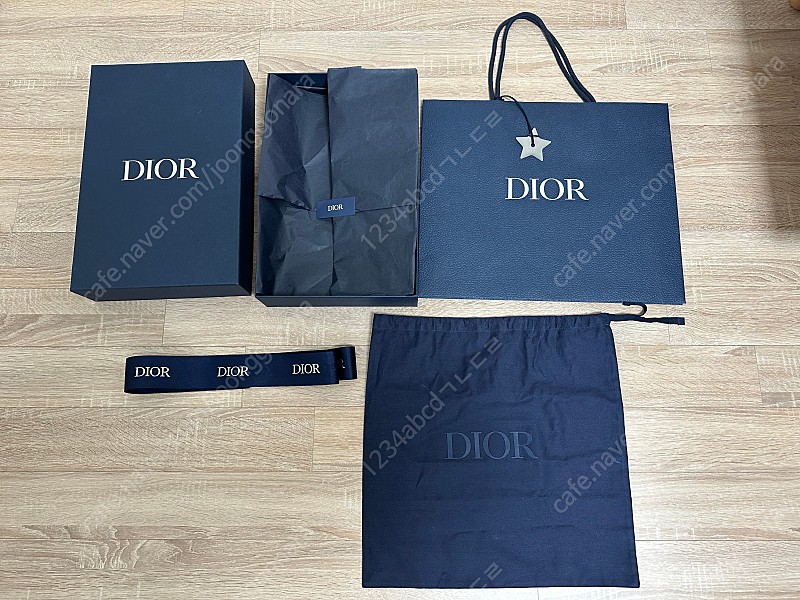 디올 옴므 새들백 가방 박스 포장 (쇼핑백, 박스, 리본끈, 상자 습자지)