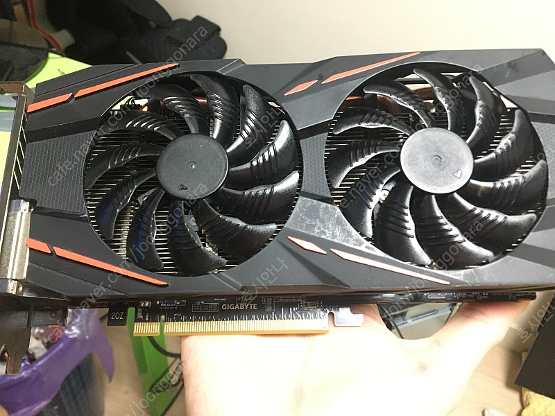 기가바이트 rx580 8g 팝니다