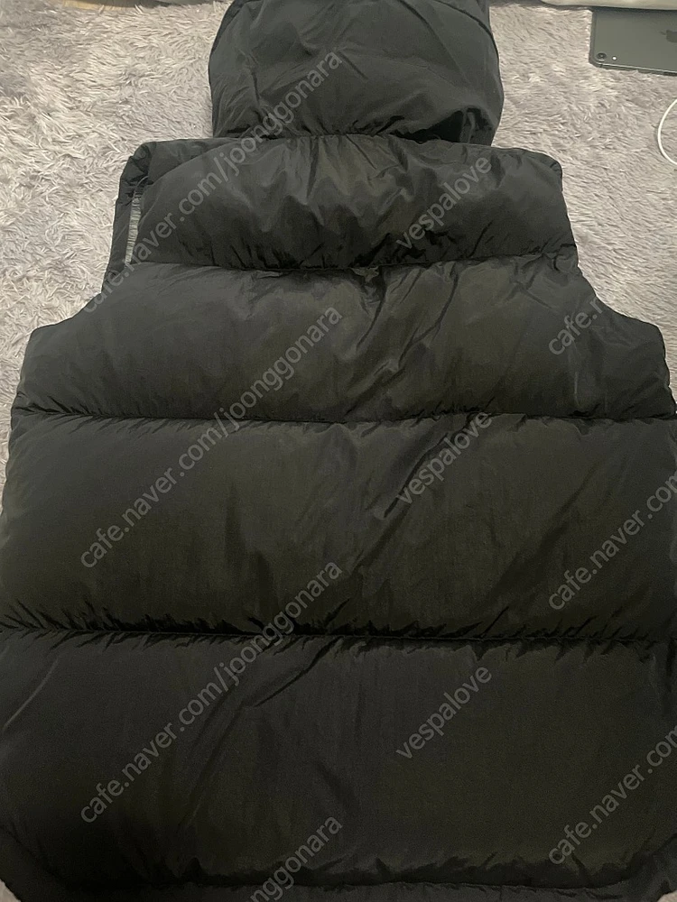 Cp컴퍼니 패딩조끼 판매합니다 이미지