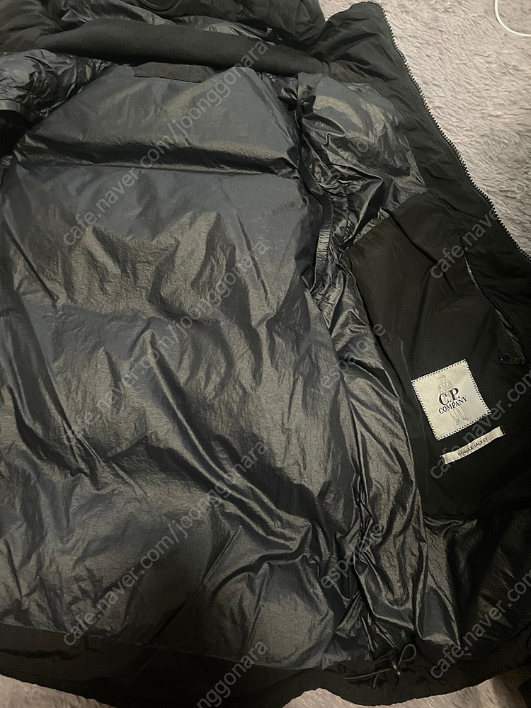 Cp컴퍼니 패딩조끼 판매합니다--2