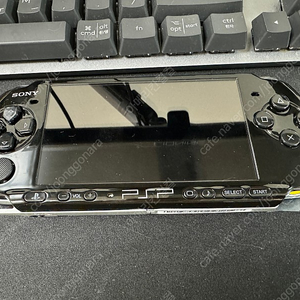 PSP 3천번대 외관 S급 (홍콩 발매 제품) 블랙 팝니다