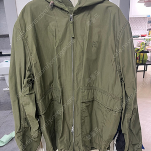 에스피오나지 Effie Wind Breaker Olive L사이즈(드미트리블랙,라퍼지스토어,유니폼브릿지,토마스모어,트릴리온,코드그라피,아웃스탠딩,윈드파카,트래블,그레일즈)