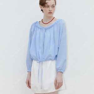 시눈 ROUND FRILL BLOUSE (BLUE)